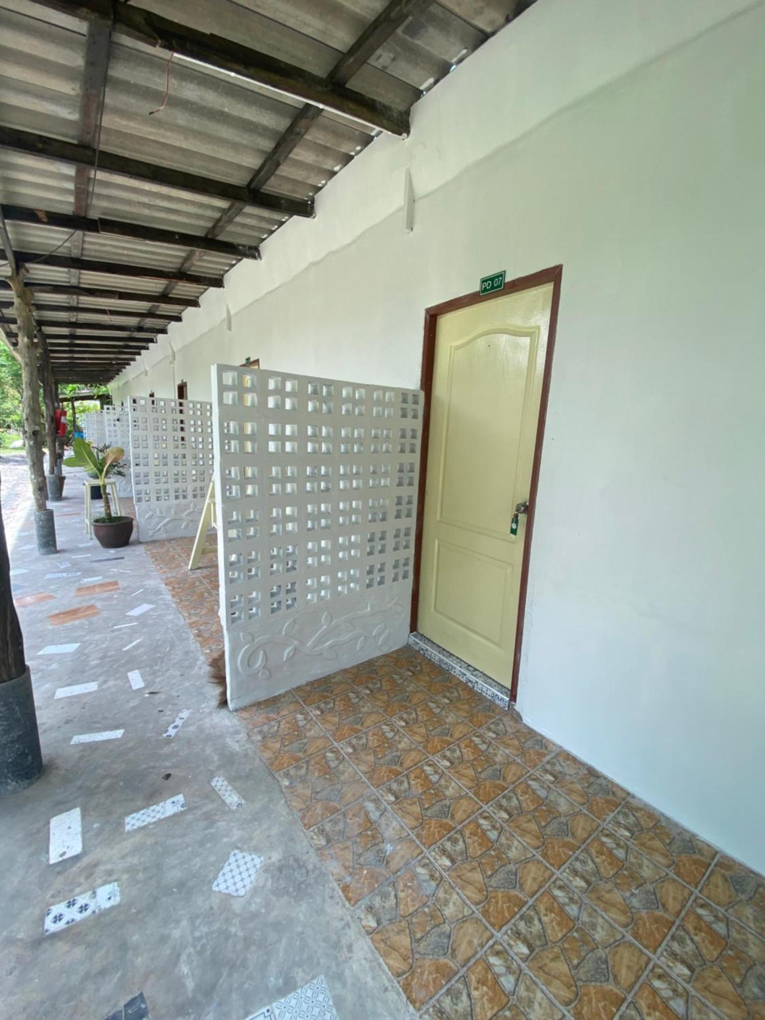 Pd Guesthouse Ko Kut Exterior photo